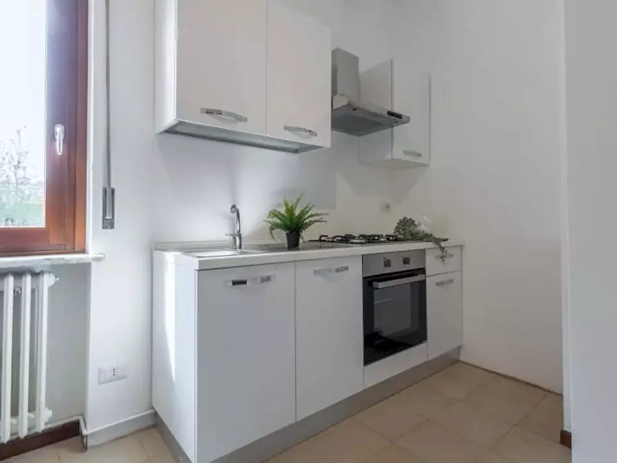 Immagine 11 di Camera in affitto  in Via Luciano Zuccoli19 a Milano