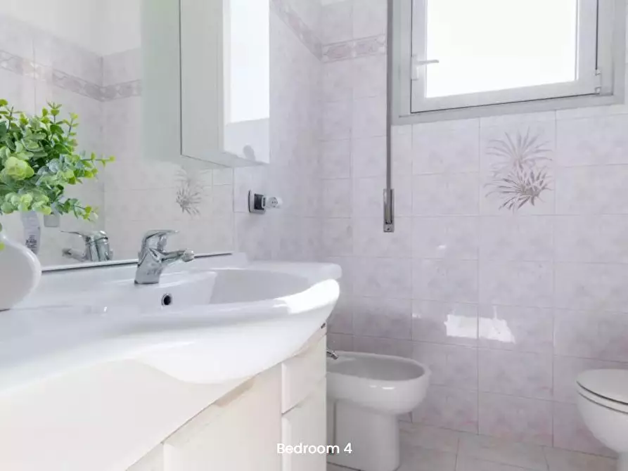 Immagine 15 di Camera in affitto  in Via Guido Guarini Matteucci1 a Milano