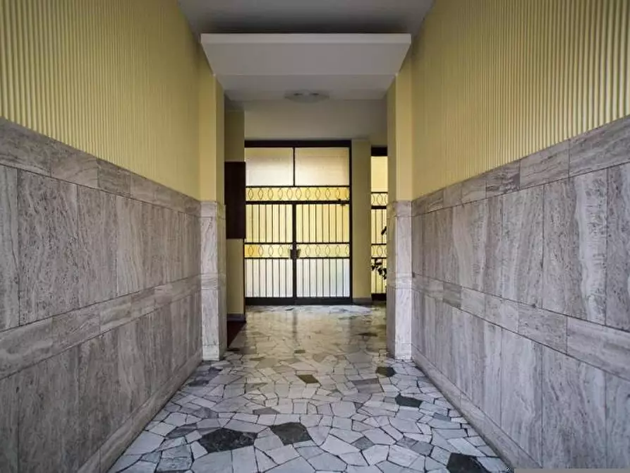 Immagine 11 di Camera in affitto  in Via San Calocero25 a Milano