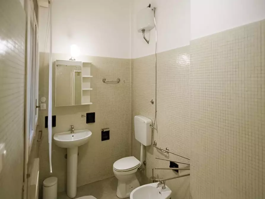 Immagine 48 di Camera in affitto  in Piazza Manfredi Azzarita4 a Bologna