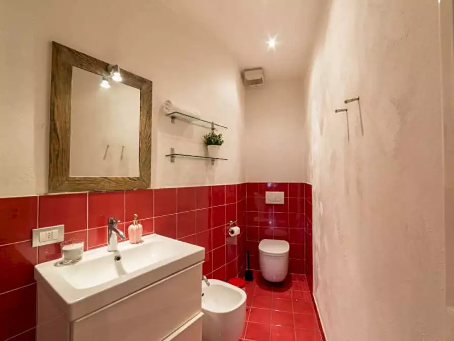 Immagine 11 di Camera in affitto  in Via del Ponte alle Mosse1 a Firenze