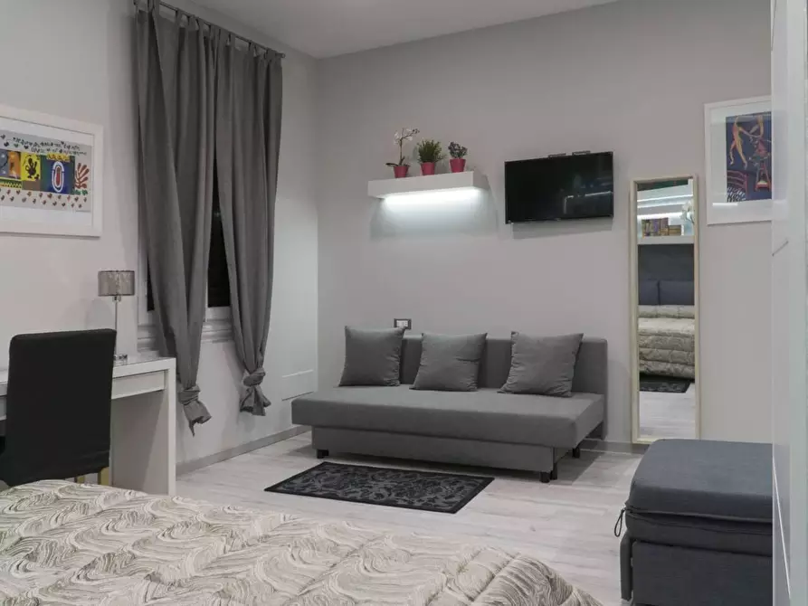 Immagine 28 di Camera in affitto  in Via Ricasoli59 a Firenze