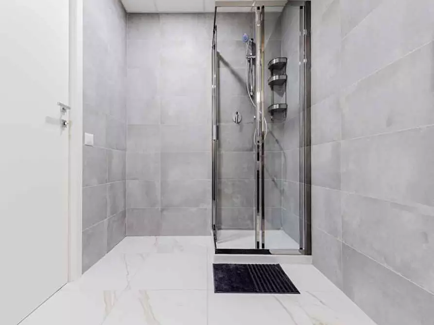 Immagine 21 di Camera in affitto  in Viale Bligny28 a Milano