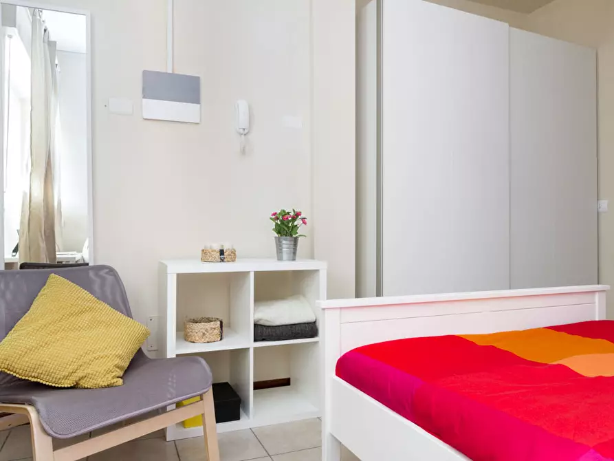 Immagine 6 di Camera in affitto  in Viale Legioni Romane39 a Milano