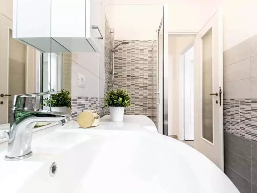 Immagine 9 di Camera in affitto  in Via Maniago2 a Milano