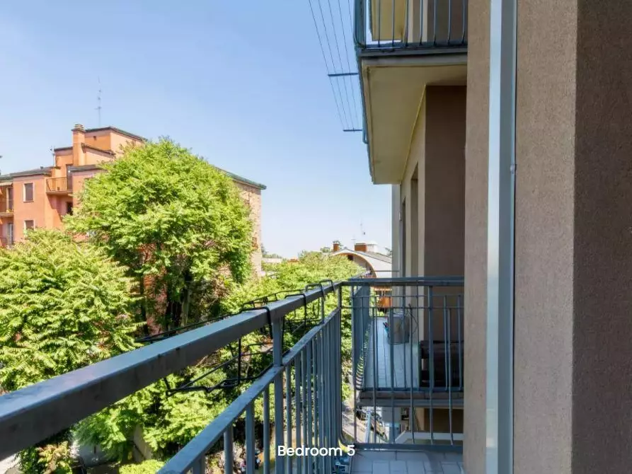 Immagine 14 di Camera in affitto  in Via Intra3 a Milano