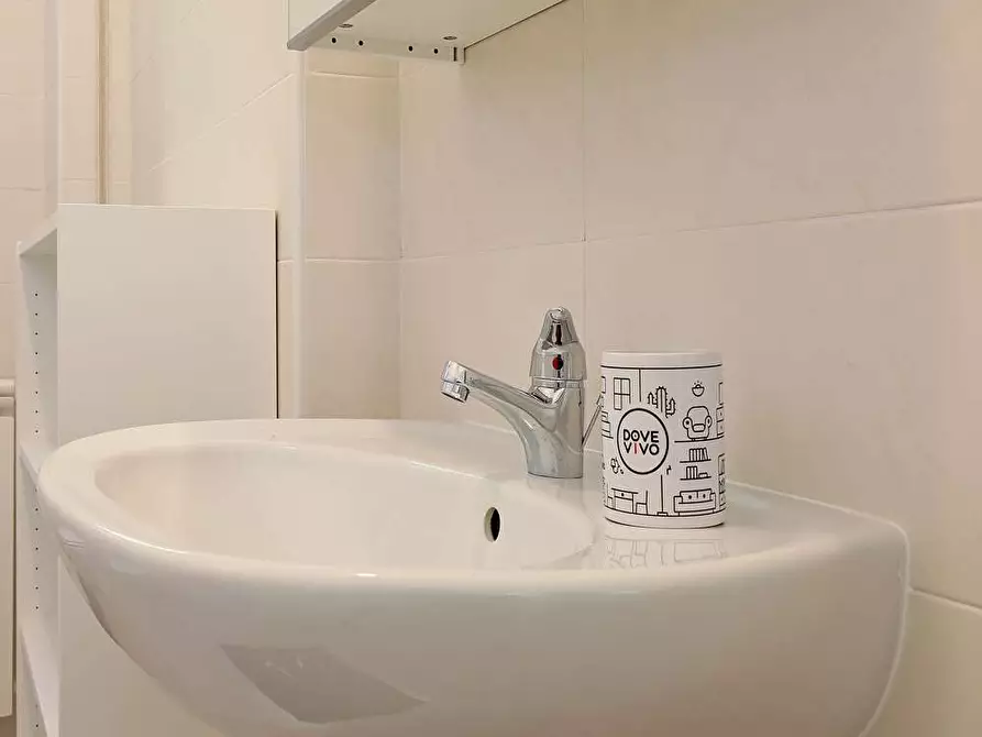 Immagine 29 di Camera in affitto  in Via Cavriglia23 a Roma