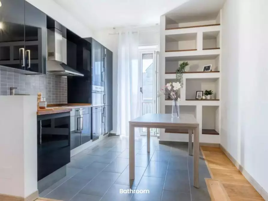 Immagine 6 di Camera in affitto  in Via Intra3 a Milano