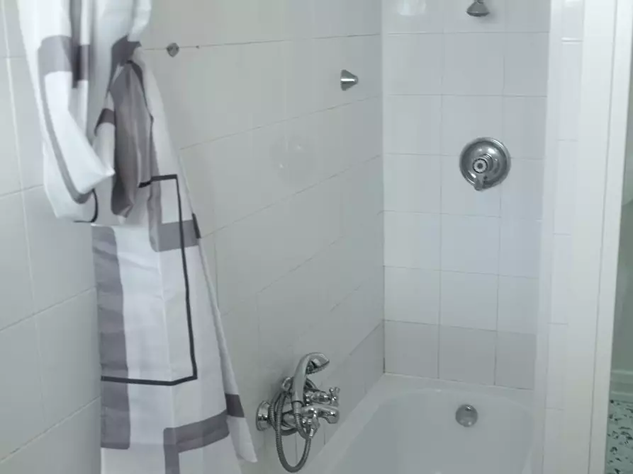 Immagine 16 di Camera in affitto  in Via Nizza29 a Sassari