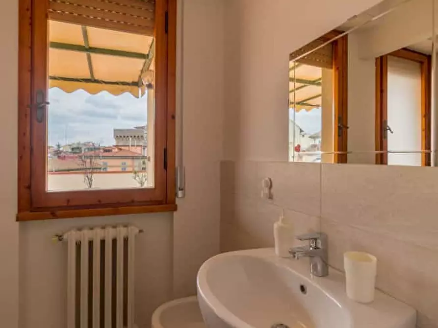 Immagine 10 di Camera in affitto  in Piazza Augusto Conti5 a Firenze