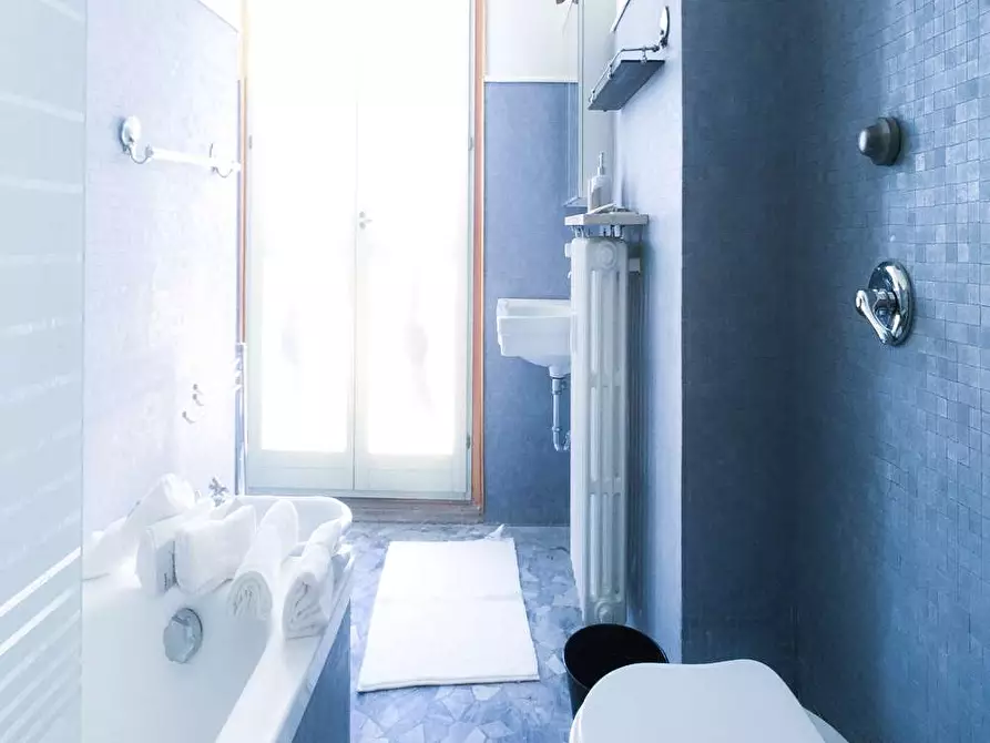 Immagine 28 di Camera in affitto  in Via Ariberto1 a Milano