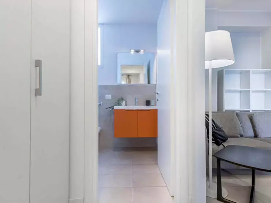 Immagine 17 di Camera in affitto  in Via Bernardino Biondelli7 a Milano