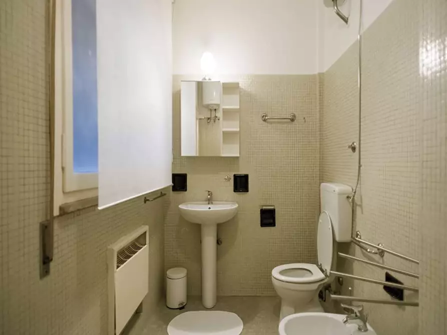 Immagine 49 di Camera in affitto  in Piazza Manfredi Azzarita4 a Bologna