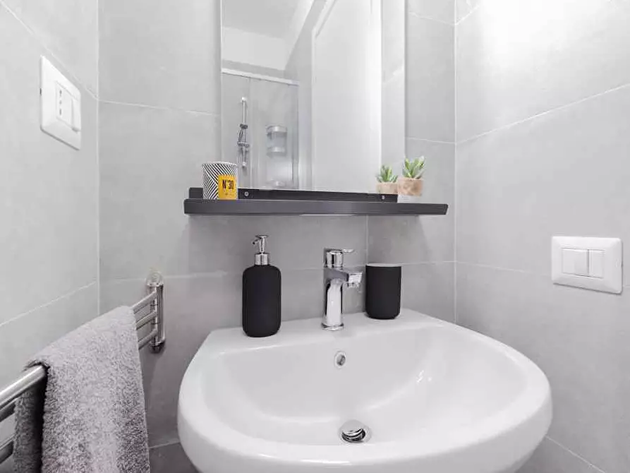 Immagine 18 di Camera in affitto  in Viale Bligny28 a Milano