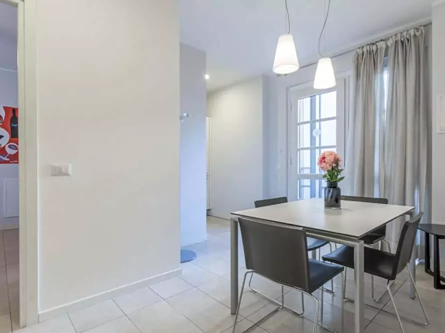 Immagine 18 di Camera in affitto  in Via Bernardino Biondelli7 a Milano