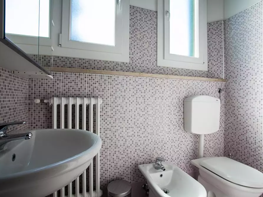 Immagine 22 di Camera in affitto  in Via Donato Creti31 a Bologna