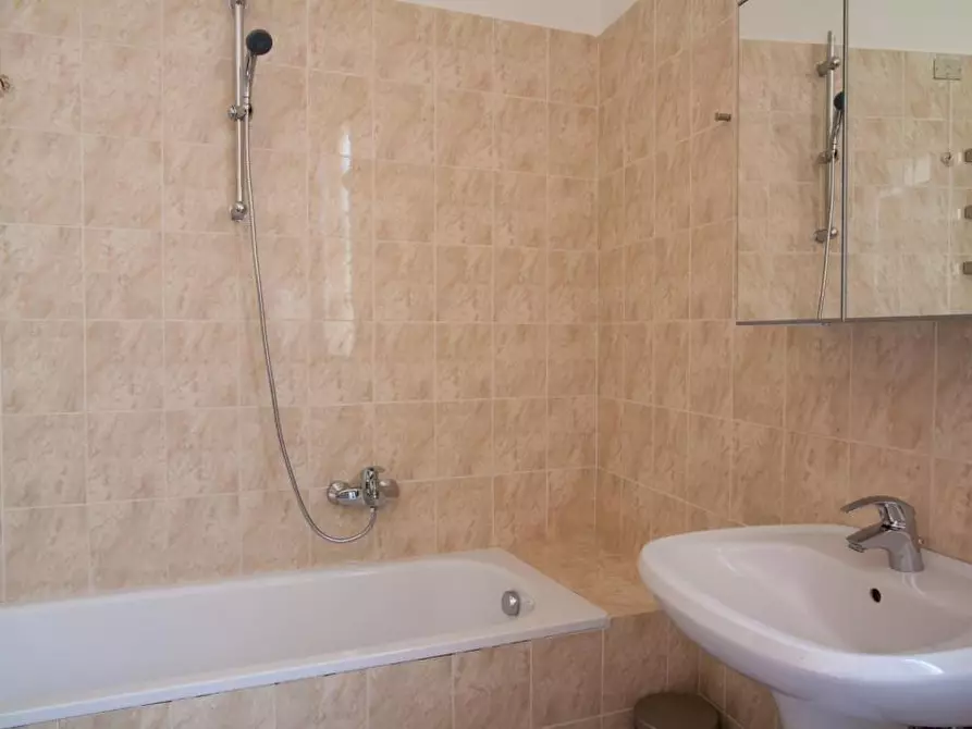 Immagine 17 di Camera in affitto  in Via Marsala28 a Bologna