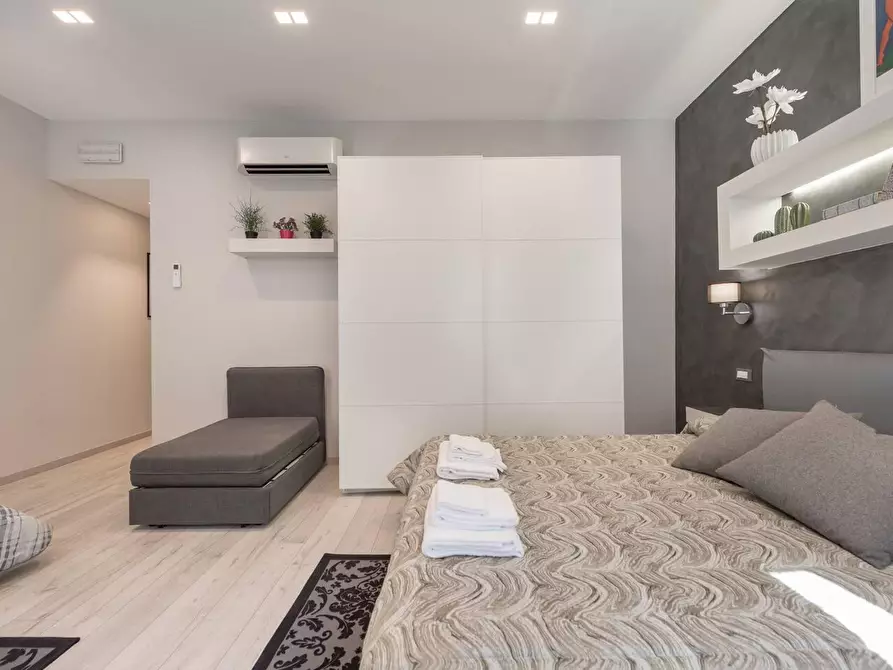 Immagine 29 di Camera in affitto  in Via Ricasoli59 a Firenze