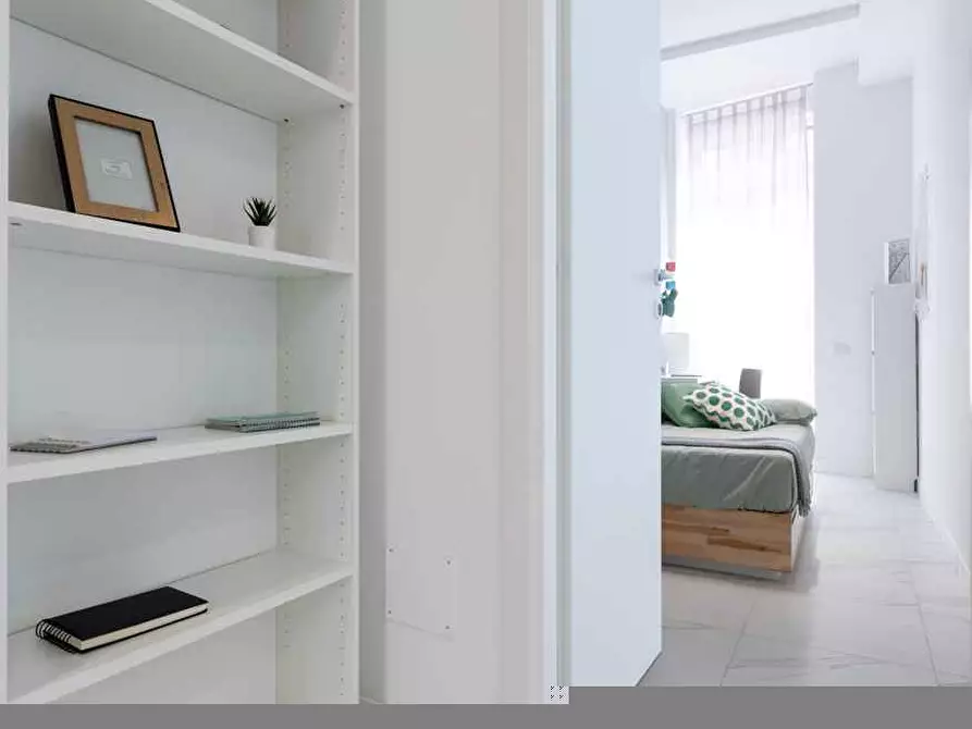 Immagine 30 di Camera in affitto  in Viale Bligny28 a Milano