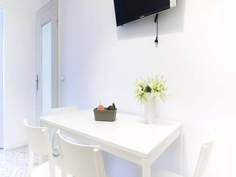 Immagine 21 di Camera in affitto  in Via Ariberto1 a Milano