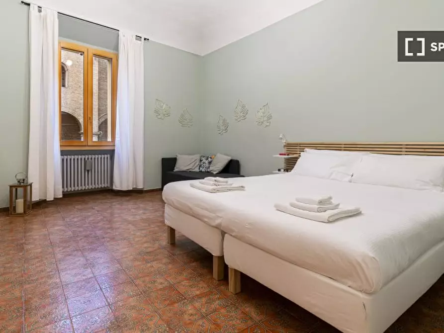 Appartamento in affitto in Via Castiglione a Bologna