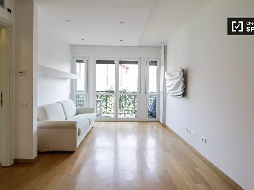 Appartamento in affitto in Alzaia Naviglio Pavese, 20143 Milano MI, Italy a Milano