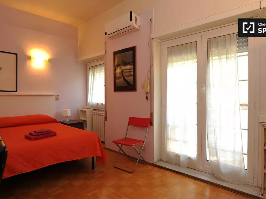 Camera condivisa in affitto in Viale dell'Arte, 00144 Roma RM, Italy a Roma
