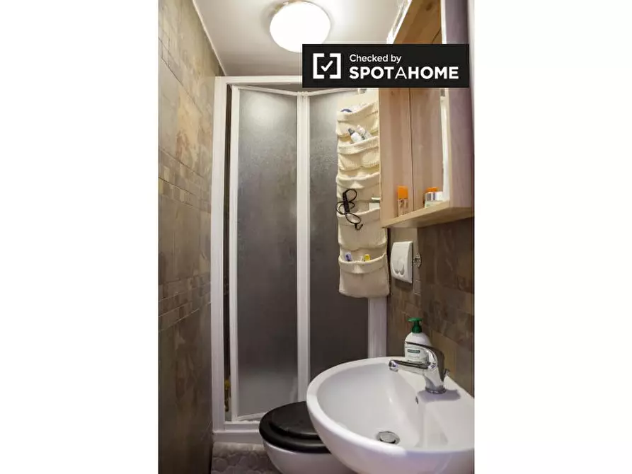 Camera condivisa in affitto in Via Muzio Attendolo, 00176 Roma RM, Italy a Roma