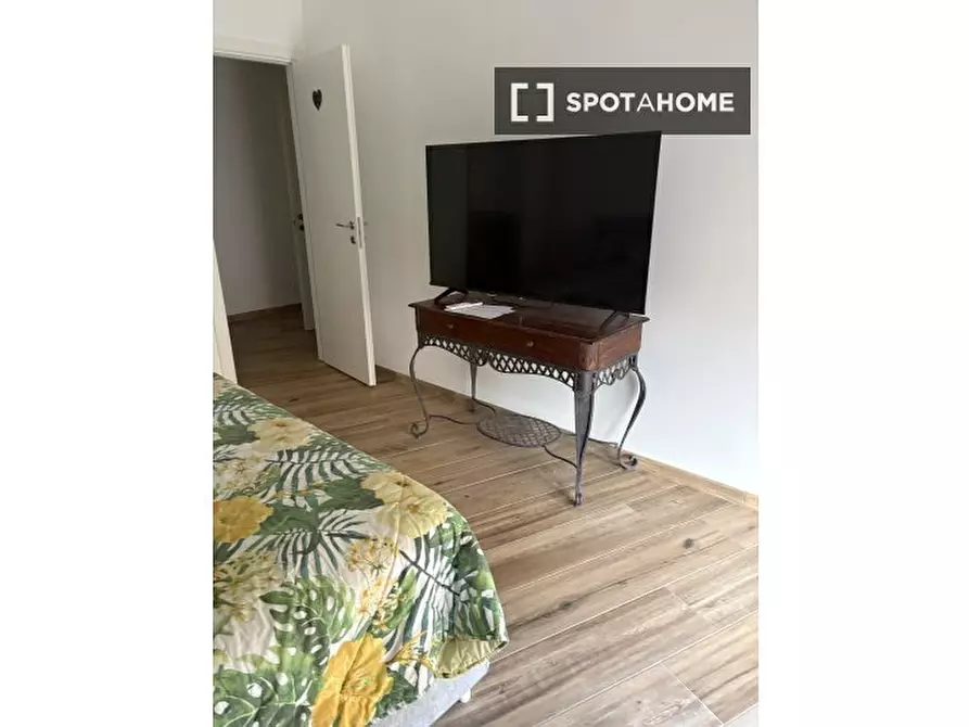 Immagine 9 di Camera condivisa in affitto  in Via Dino Penazzato a Roma