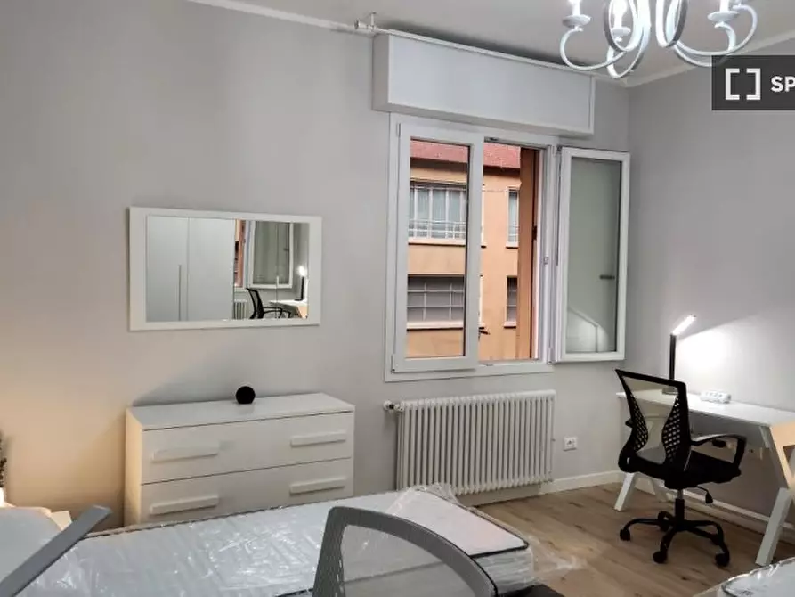 Immagine 6 di Camera condivisa in affitto  in Via Azzo Gardino a Bologna