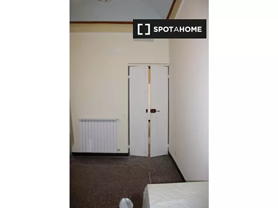 Immagine 7 di Camera condivisa in affitto  in Piazza del Campo a Genova