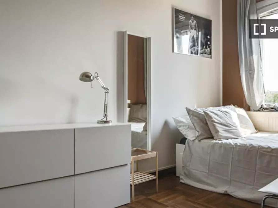 Immagine 1 di Camera condivisa in affitto  in Piazza Umanitaria a Milano