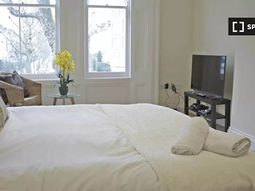 Immagine 11 di Appartamento in affitto  in Ladbroke Grove a Kensington