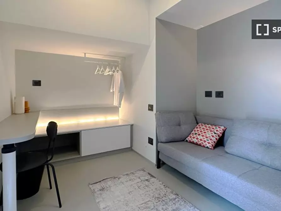 Immagine 15 di Appartamento in affitto  in Via Giulio Tarra a Milano