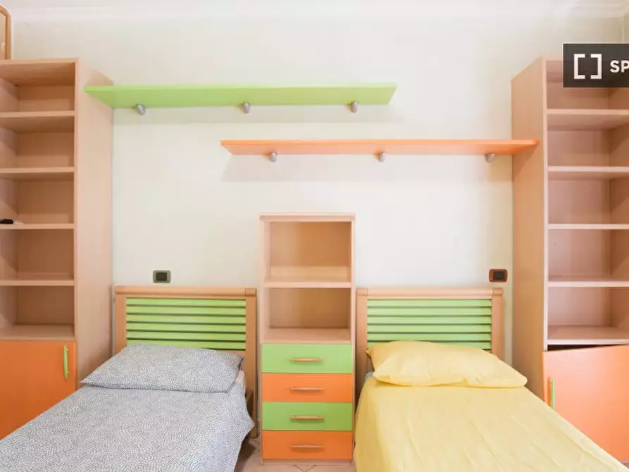 Immagine 1 di Camera condivisa in affitto  in Via Cogne a Milano