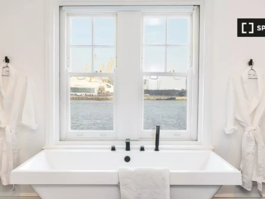 Immagine 2 di Appartamento in affitto  in Coldharbour a Poplar