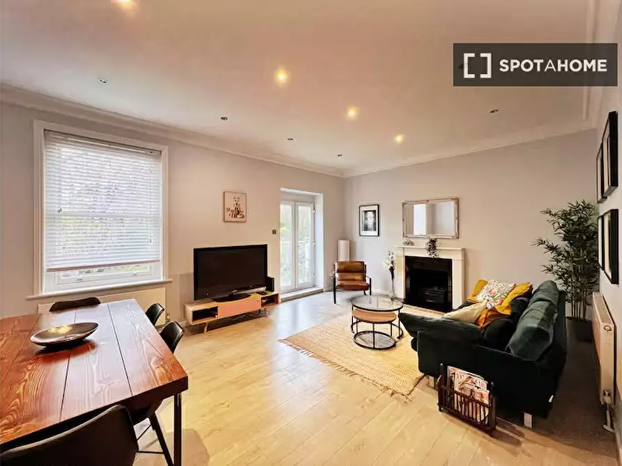Immagine 3 di Appartamento in affitto  in Daleham Gardens a Camden Town