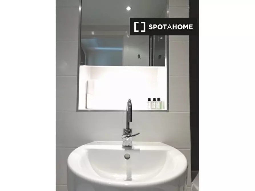 Immagine 10 di Appartamento in affitto  in Lamb's Passage a Islington