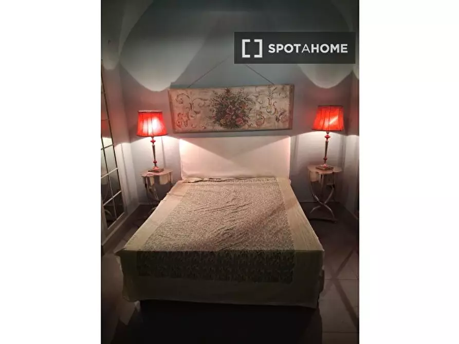 Immagine 3 di Appartamento in affitto  in Via Chiaia a Napoli