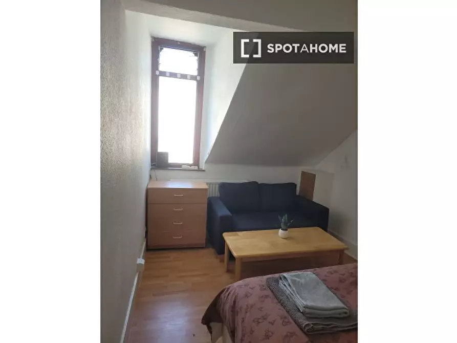 Immagine 2 di Camera condivisa in affitto  in W Green Rd a Tottenham