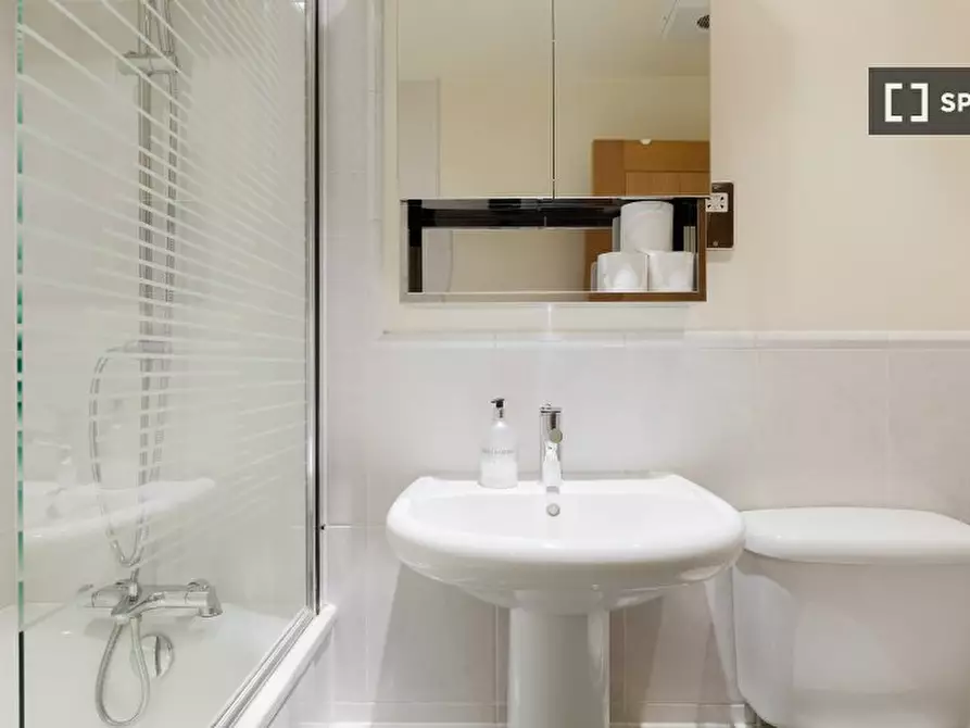 Immagine 14 di Appartamento in affitto  in Saint George Wharf a Lambeth