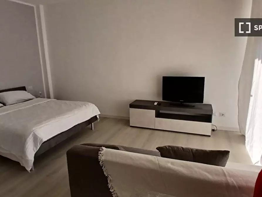 Immagine 5 di Ufficio in affitto  in Via Paul Valery a Milano