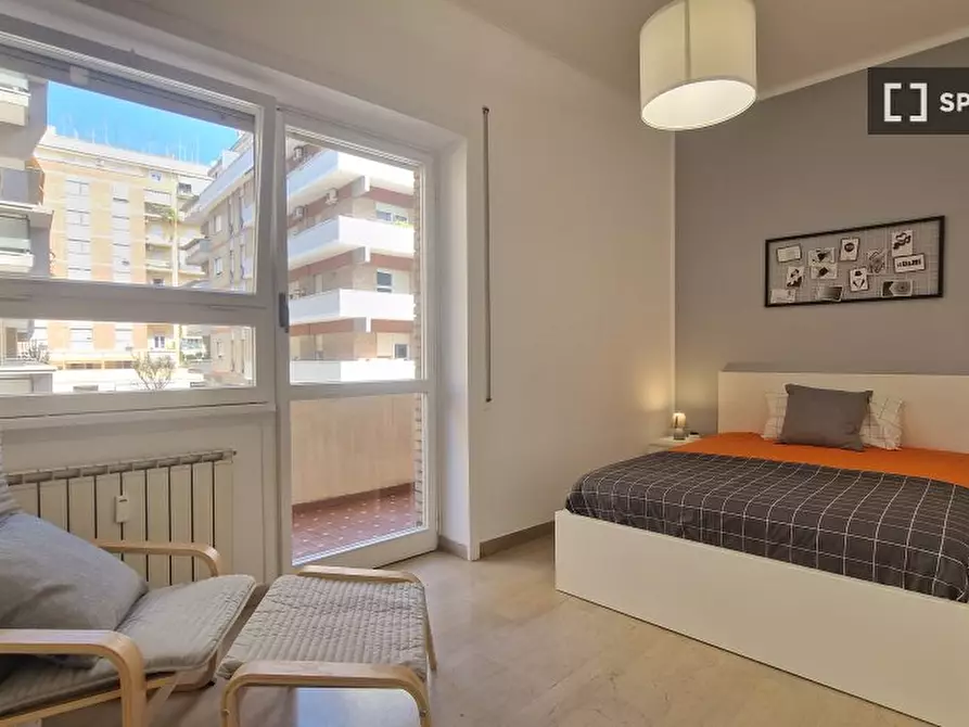 Immagine 2 di Camera condivisa in affitto  in Lungotevere di Pietra Papa a Roma