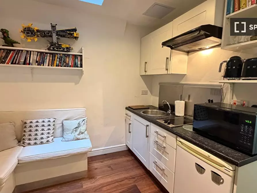 Immagine 1 di Appartamento in affitto  in Altenburg Gardens a Wandsworth