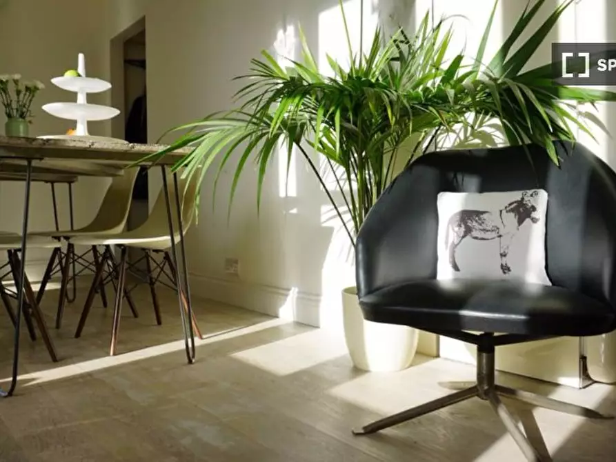 Immagine 15 di Appartamento in affitto  in flat a Kensington