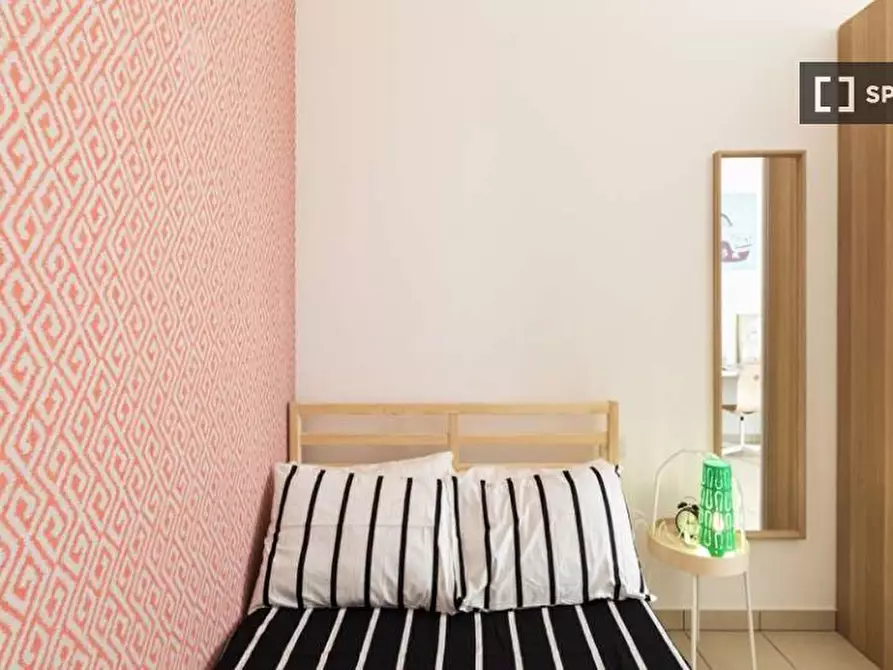 Immagine 1 di Camera condivisa in affitto  in Via Gardone a Milano