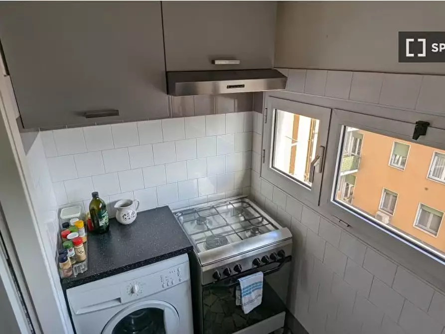 Immagine 6 di Camera condivisa in affitto  in Via Valtellina a Milano