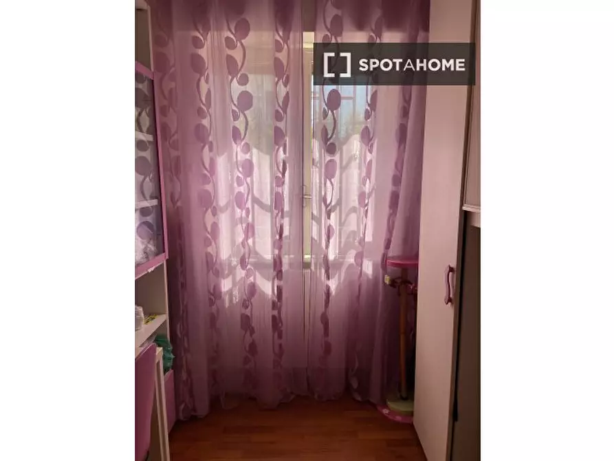 Immagine 6 di Camera condivisa in affitto  in Via Posillipo a Napoli