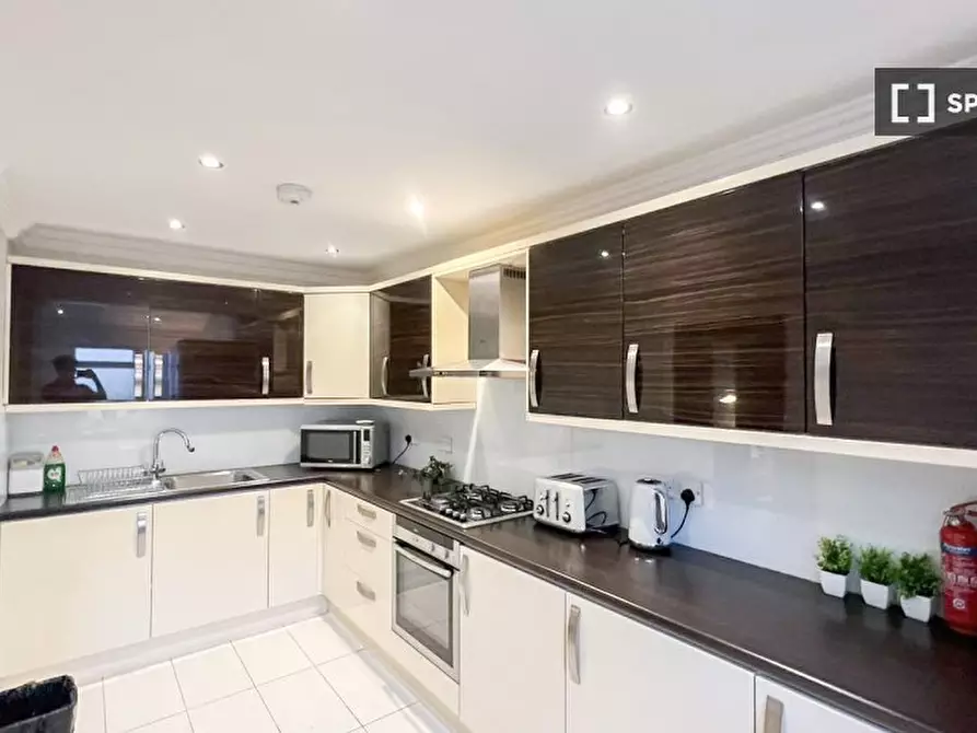 Immagine 3 di Appartamento in affitto  in Netherwood St a Camden Town
