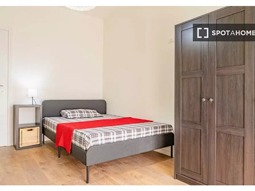 Immagine 1 di Camera condivisa in affitto  in Via G.B. Tiepolo a Cinisello Balsamo